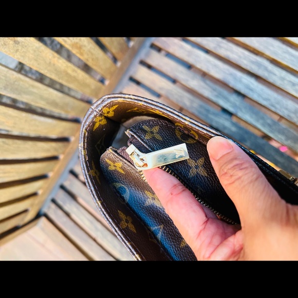 Luco Tote guaranteed Authentic ❌No offers pls❌ sold on my page - Picture 15 of 16